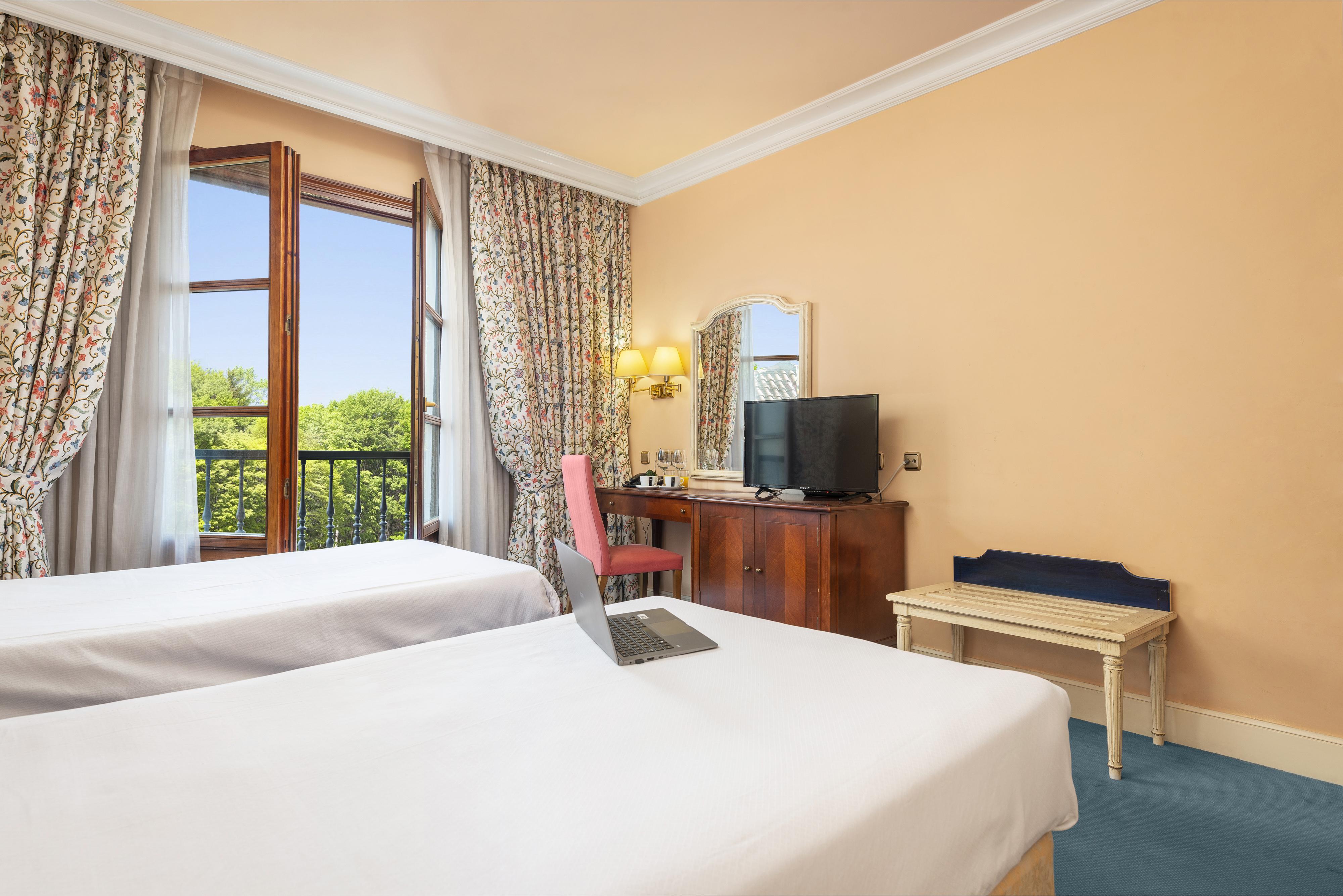 Tryp Bilbao Sondika Hotel エクステリア 写真