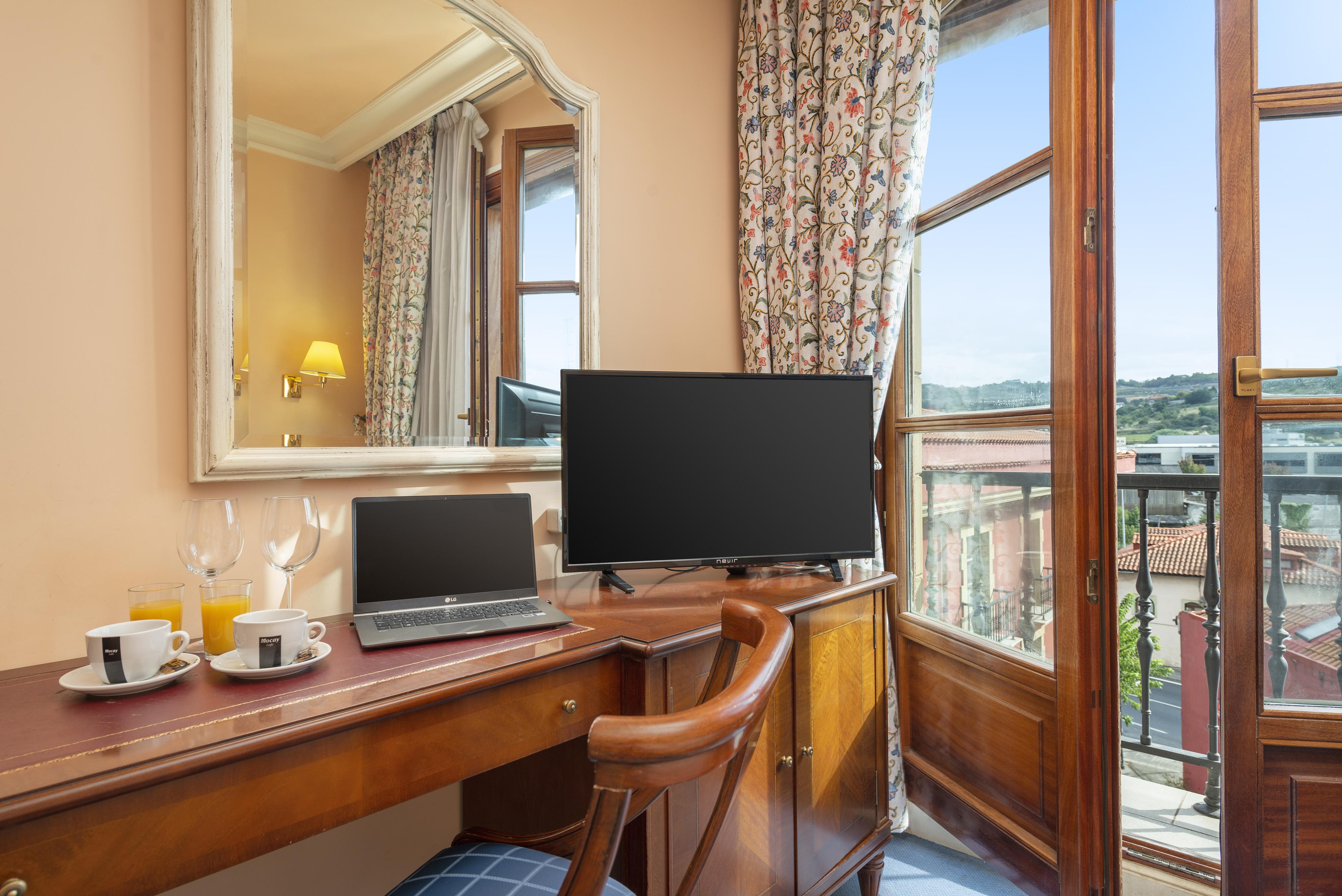 Tryp Bilbao Sondika Hotel エクステリア 写真
