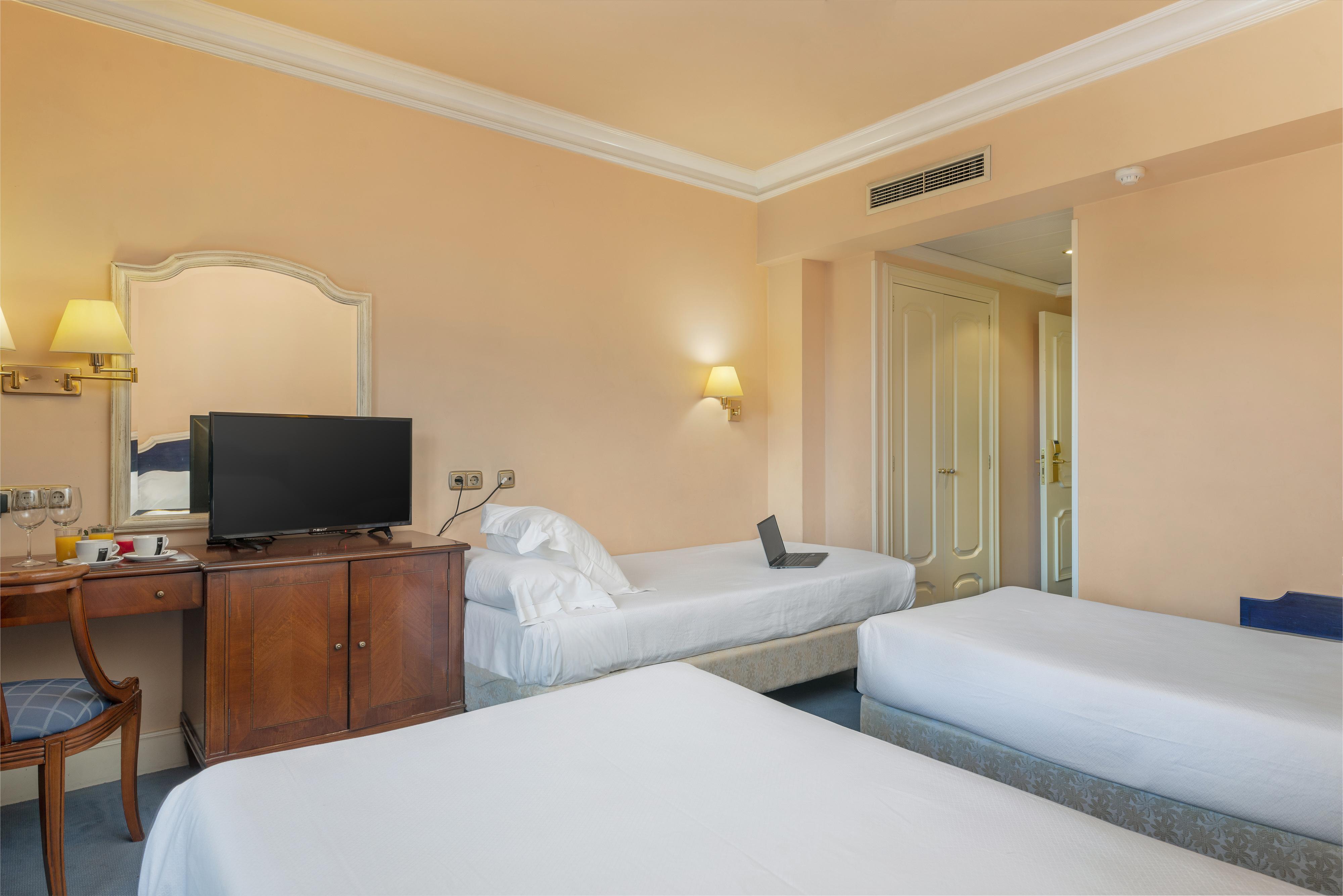 Tryp Bilbao Sondika Hotel エクステリア 写真