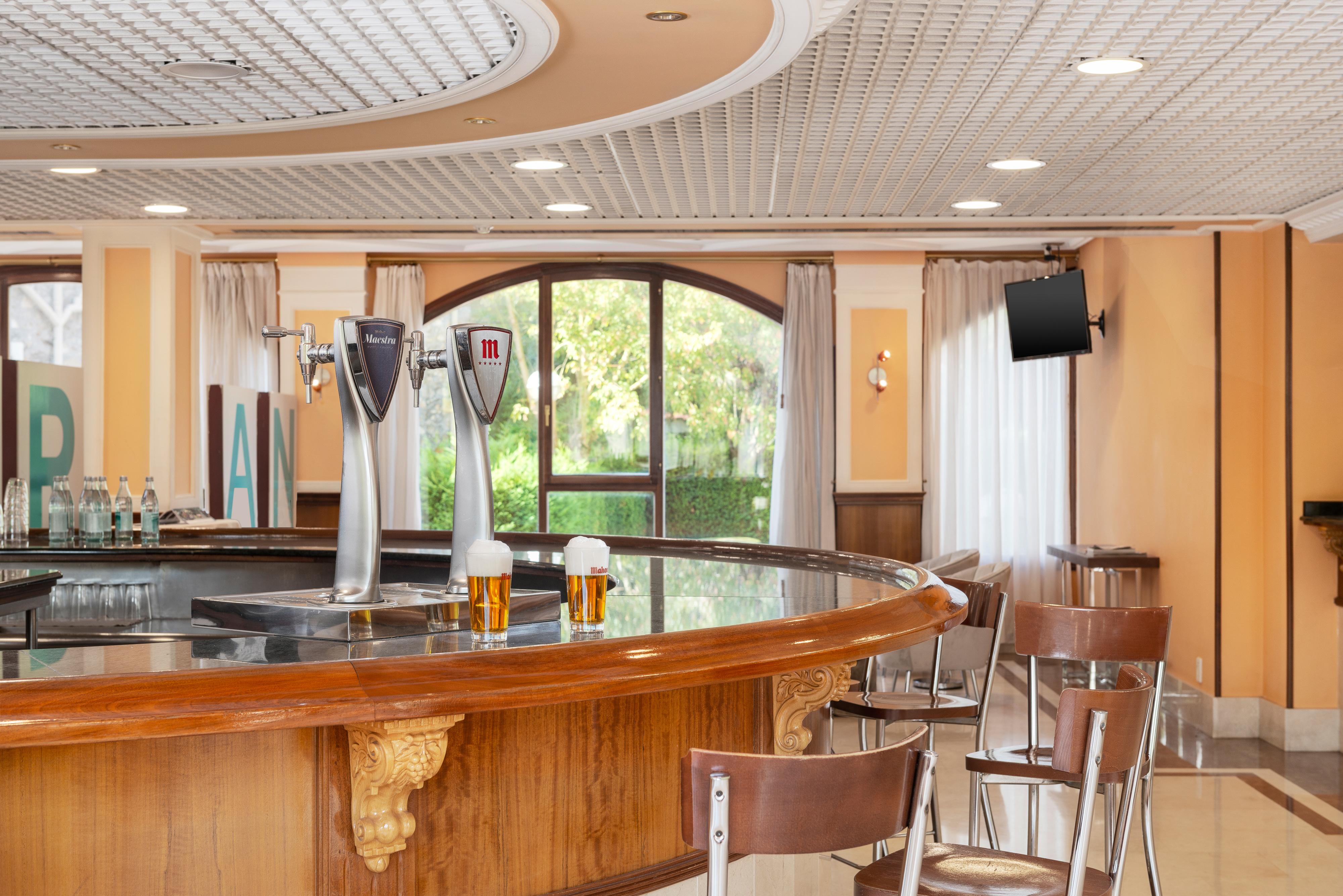 Tryp Bilbao Sondika Hotel エクステリア 写真